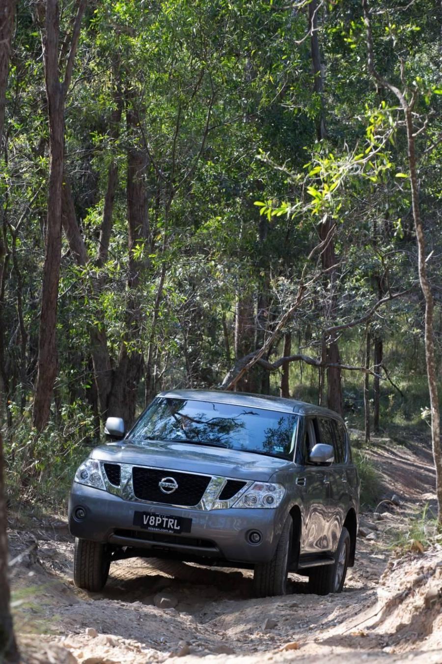  Nissan Patrol 2013 года  (фото 6 из 20)